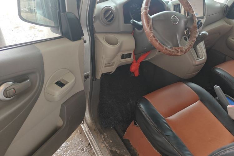 Used Nissan NV200 2014 1.6L CVT Luxury Model China IV Standard Driver Seat