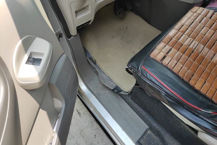 Used Nissan NV200 2014 1.6L CVT Zunya Trim China V Standard Driver Seat