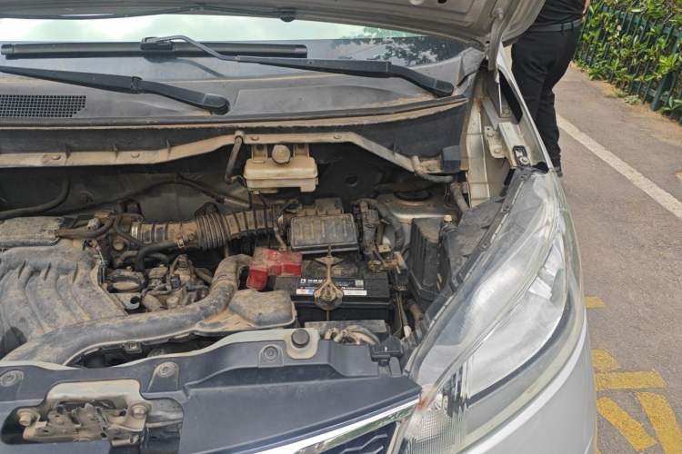 Used Nissan NV200 2014 1.6L CVT Luxury Model China IV Standard Engine Bay Left