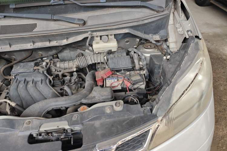 Used Nissan NV200 2014 1.6L CVT Luxury Model China IV Standard Engine Bay Left