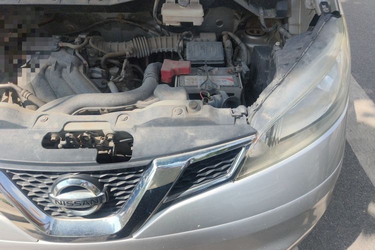 Used Nissan NV200 2014 1.6L CVT Luxury Model China IV Standard Engine Bay Left