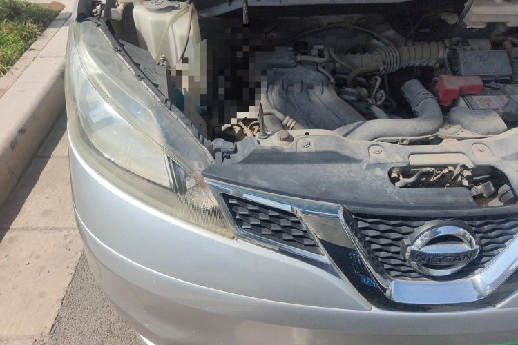 Used Nissan NV200 2014 1.6L CVT Luxury Model China IV Standard Engine Bay Right
