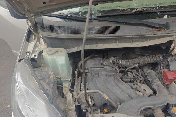 Used Nissan NV200 2014 1.6L Manual Luxury Model China V Standard Engine Bay Right
