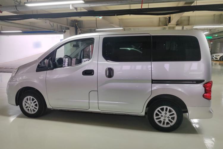 Used Nissan NV200 2014 1.6L CVT Luxury Model China IV Standard Exterior 5
