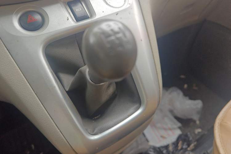 Used Nissan NV200 2014 1.6L Manual Luxury Model China V Standard Gear Lever