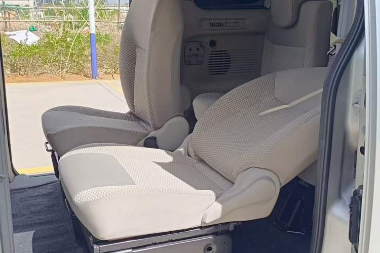 Used Nissan NV200 2014 1.6L Manual Zunya Model China IV Standard Interior 3