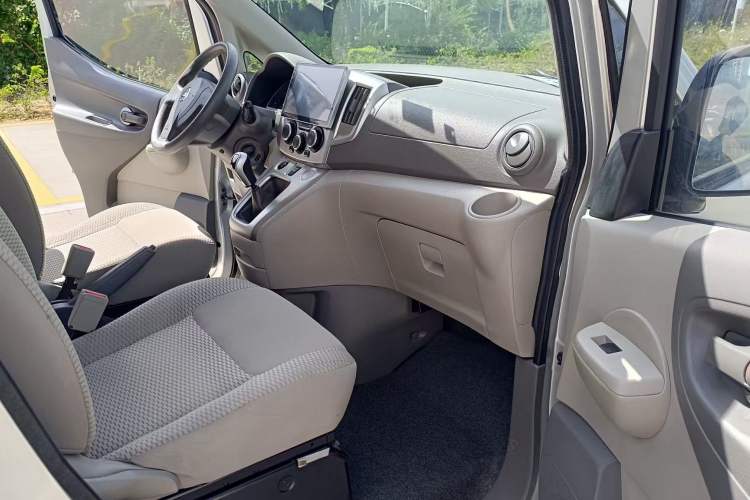 Used Nissan NV200 2014 1.6L Manual Zunya Model China IV Standard Interior 4