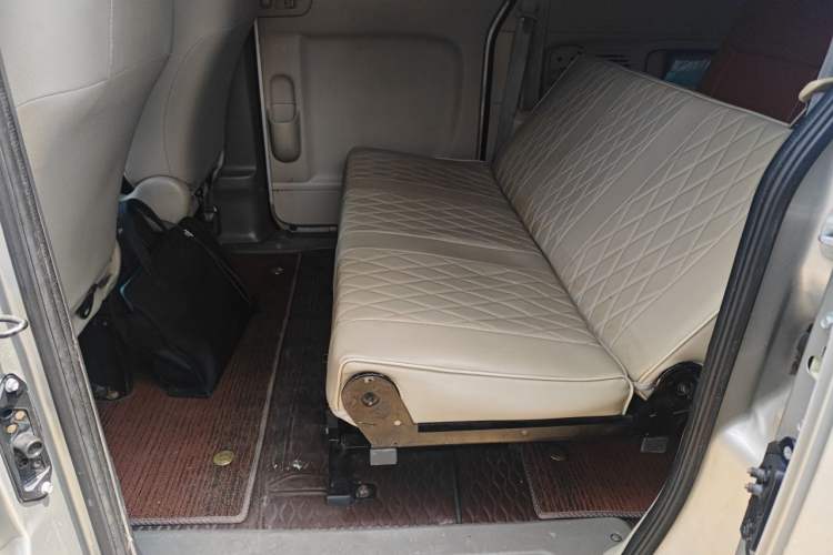 Used Nissan NV200 2014 1.6L CVT Luxury Model China IV Standard Left Rear Seat