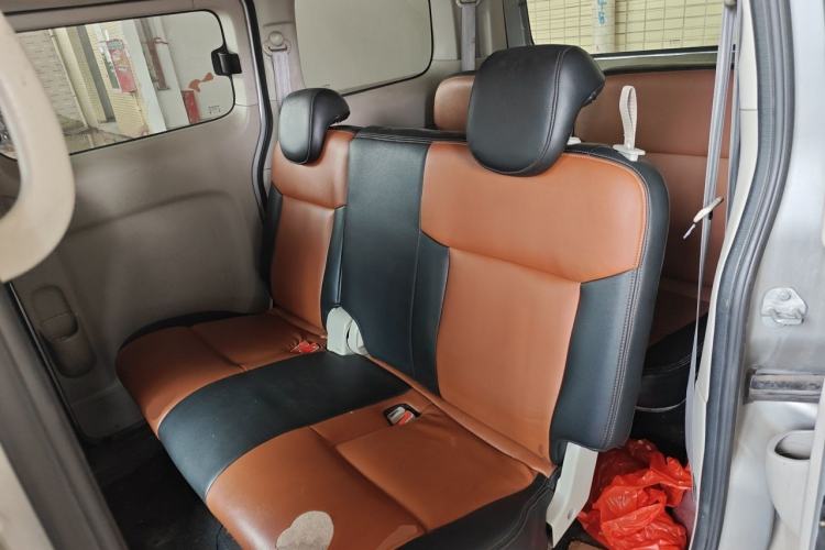 Used Nissan NV200 2014 1.6L CVT Luxury Model China IV Standard Left Rear Seat