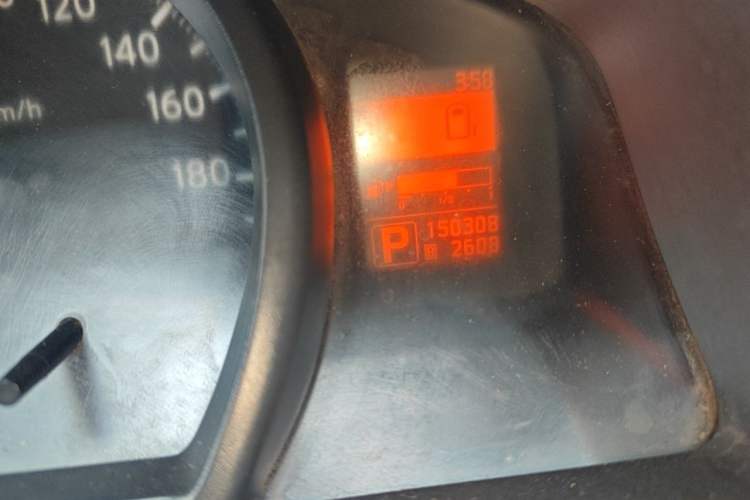 Used Nissan NV200 2014 1.6L CVT Luxury Model China IV Standard Odometer Close Up