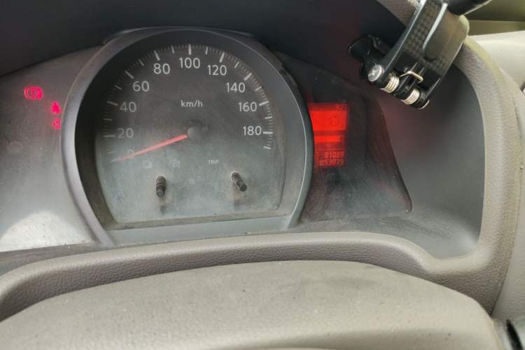 Used Nissan NV200 2014 1.6L CVT Luxury Model China V Standard Odometer Close Up