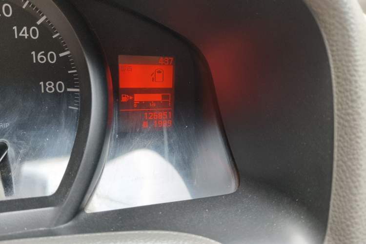 Used Nissan NV200 2014 1.6L Manual Luxury Model China V Standard Odometer Close Up