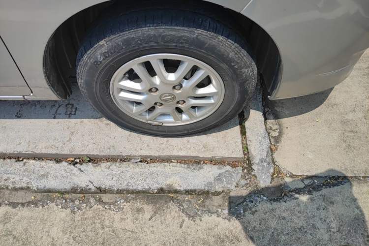 Used Nissan NV200 2014 1.6L CVT Zunya Trim China V Standard Right Front Wheel Hub