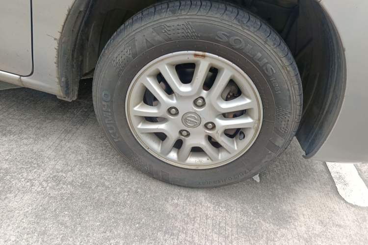 Used Nissan NV200 2014 1.6L Manual Luxury Model China IV Standard Right Front Wheel Hub