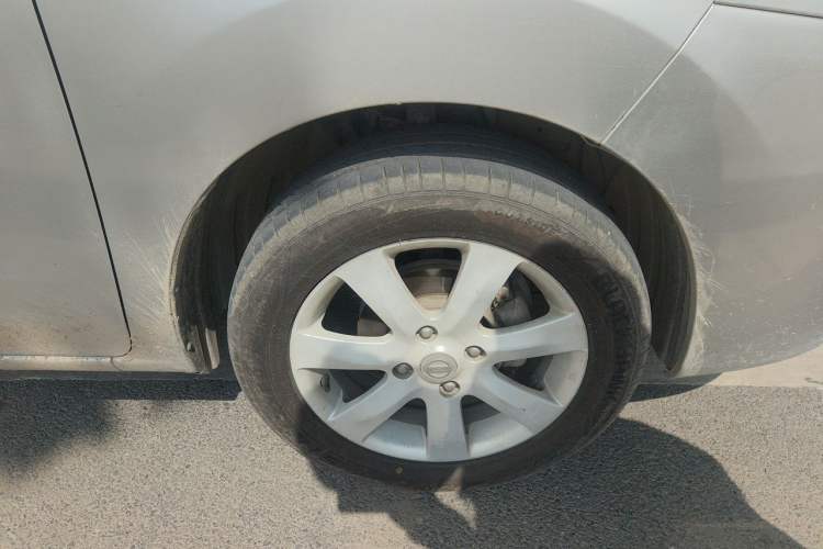 Used Nissan NV200 2014 1.6L CVT Luxury Model China IV Standard Right Front Wheel Hub