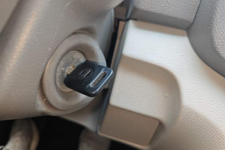 Used Nissan NV200 2014 1.6L CVT Luxury Model China IV Standard Vehicle Key