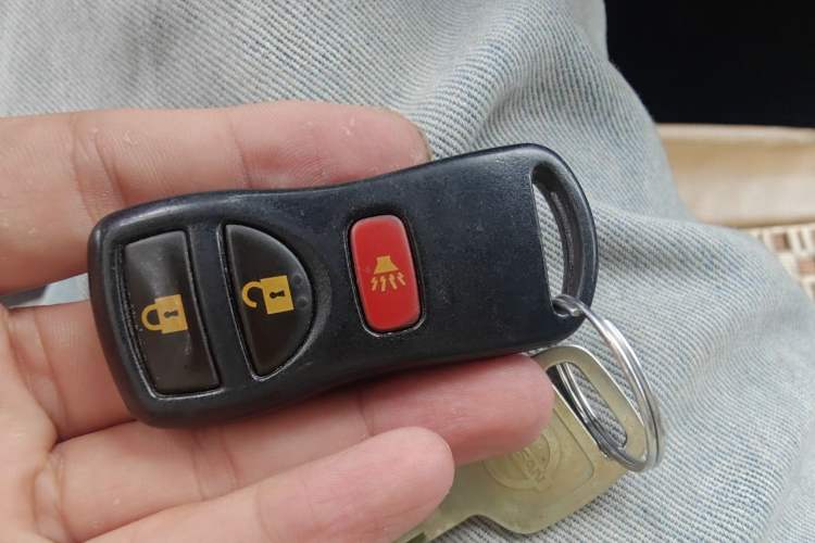 Used Nissan NV200 2014 1.6L Manual Luxury Model China V Standard Vehicle Key