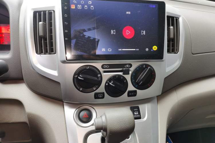 Used Nissan NV200 2014 1.6L CVT Luxury Model China IV Standard Audio And AC Panel
