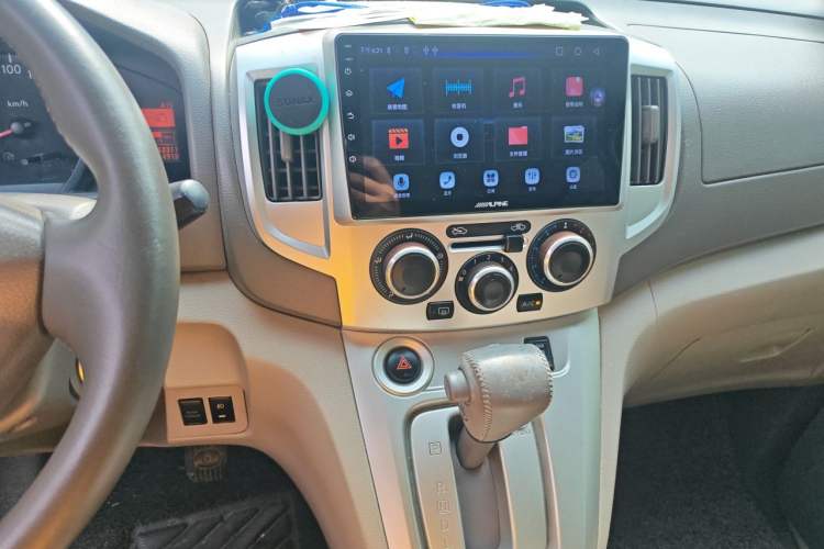 Used Nissan NV200 2014 1.6L CVT Luxury Model China IV Standard Audio And AC Panel