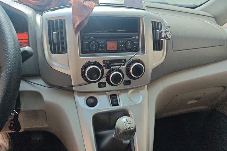 Used Nissan NV200 2014 1.6L Manual Luxury Model China V Standard Audio And AC Panel