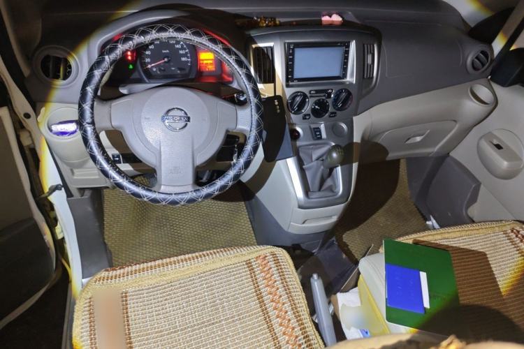 Used Nissan NV200 2014 1.6L Manual Luxury Model China IV Standard Center Console