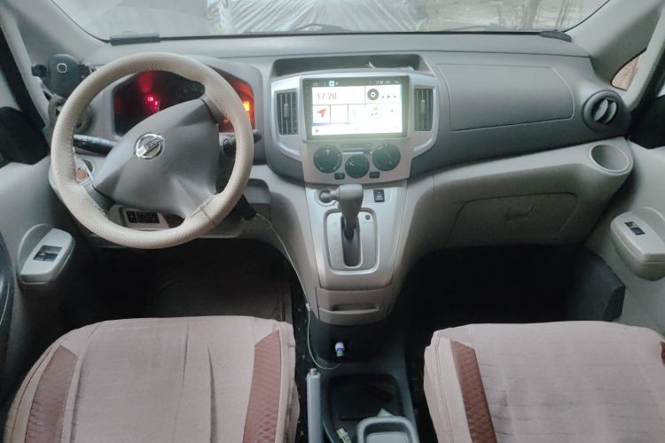 Used Nissan NV200 2014 1.6L CVT Luxury Model China IV Standard Center Console