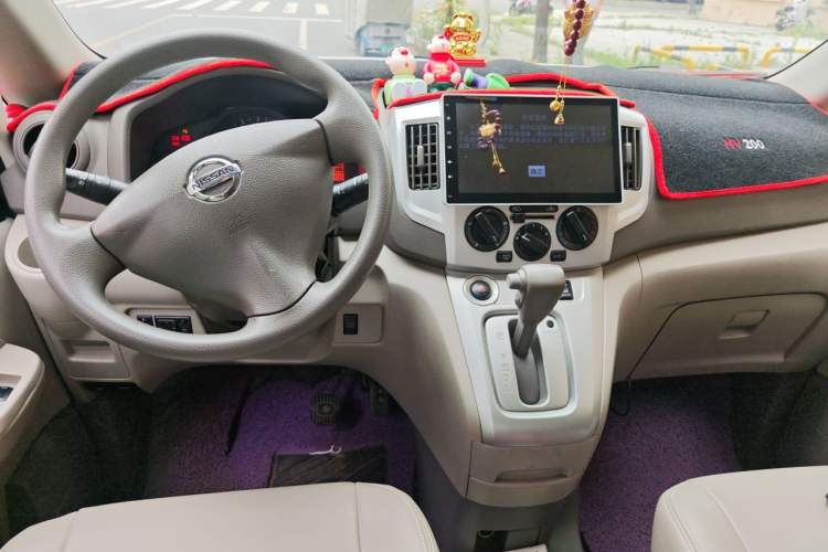 Used Nissan NV200 2014 1.6L CVT Zunya Model China IV Standard Center Console