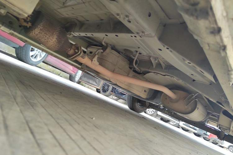 Used Nissan NV200 2014 1.6L CVT Luxury Model China IV Standard Chassis Front Left