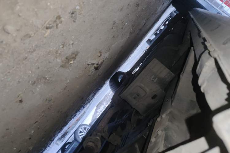 Used Nissan NV200 2014 1.6L CVT Luxury Model China IV Standard Chassis Front Right