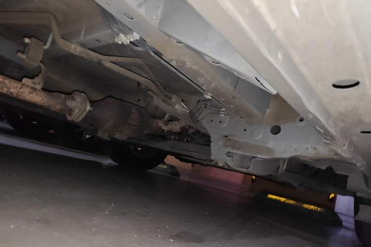 Used Nissan NV200 2014 1.6L CVT Zunya Model China IV Standard Chassis Front Right
