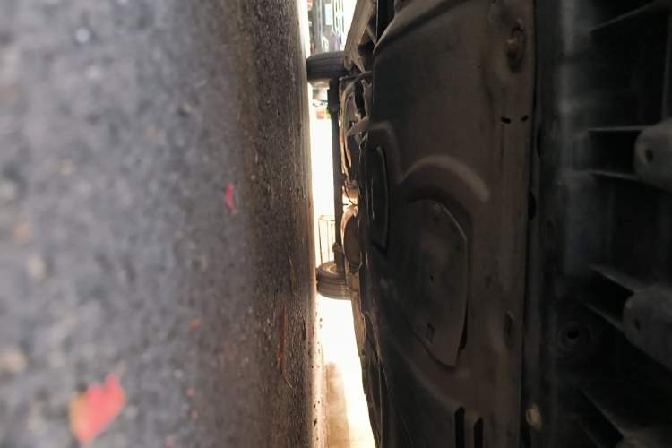 Used Nissan NV200 2014 1.6L CVT Luxury Model China IV Standard Chassis Front