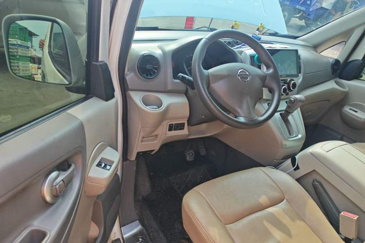 Used Nissan NV200 2014 1.6L CVT Luxury Model China IV Standard Driver Seat