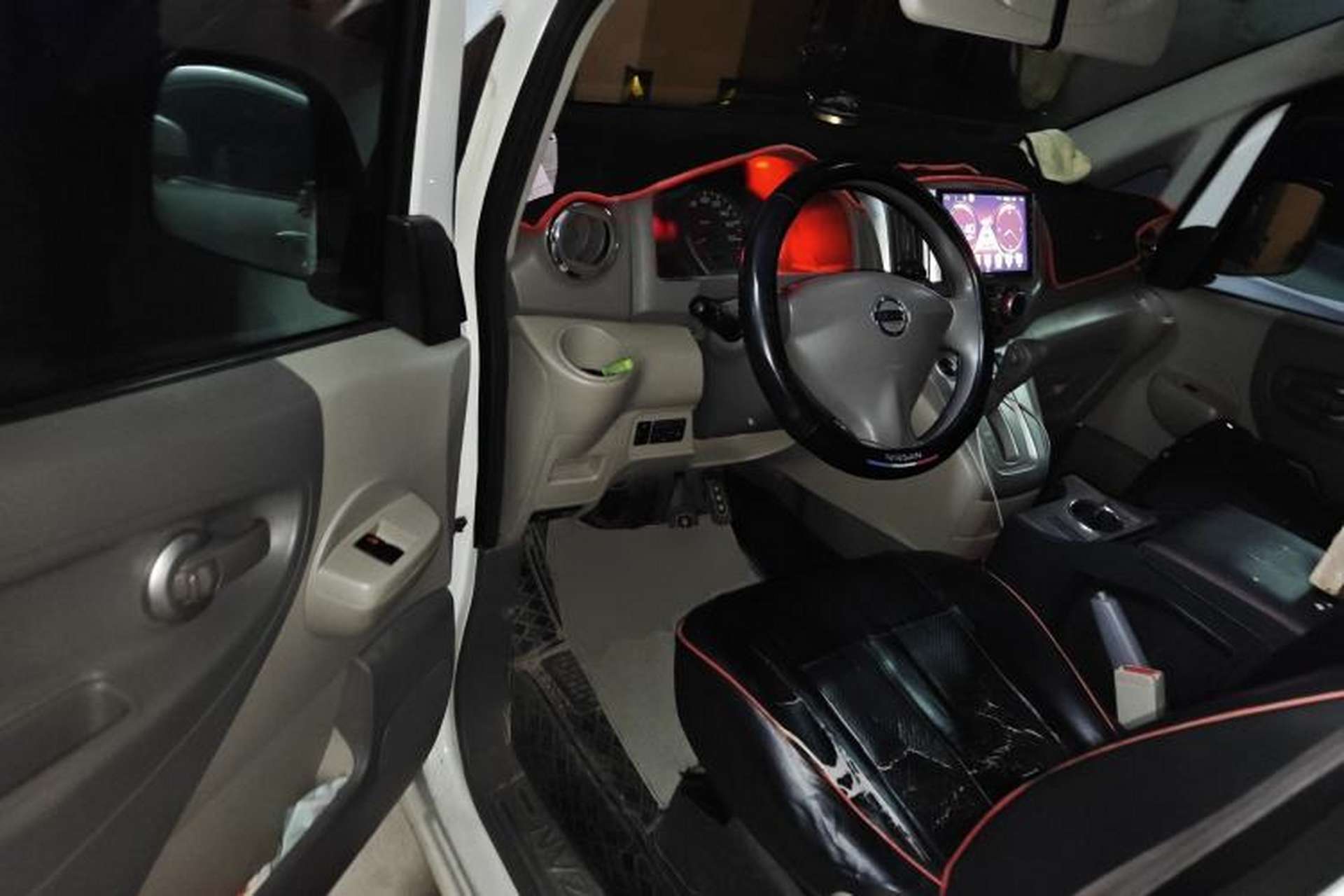 Used Nissan NV200 2014 1.6L CVT Zunya Model China IV Standard Driver Seat