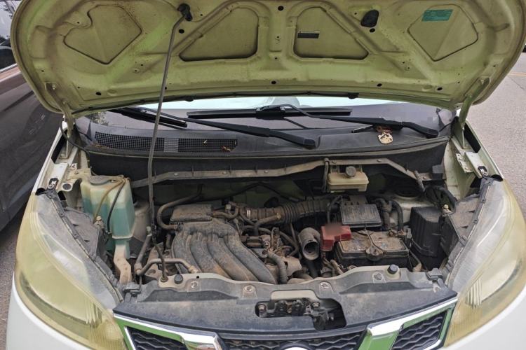 Used Nissan NV200 2014 1.6L CVT Zunya Model China IV Standard Engine Bay