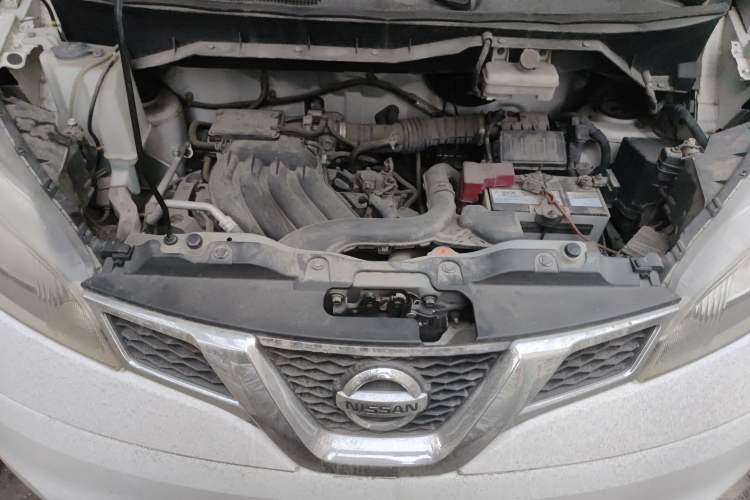 Used Nissan NV200 2014 1.6L CVT Luxury Model China IV Standard Engine Bay