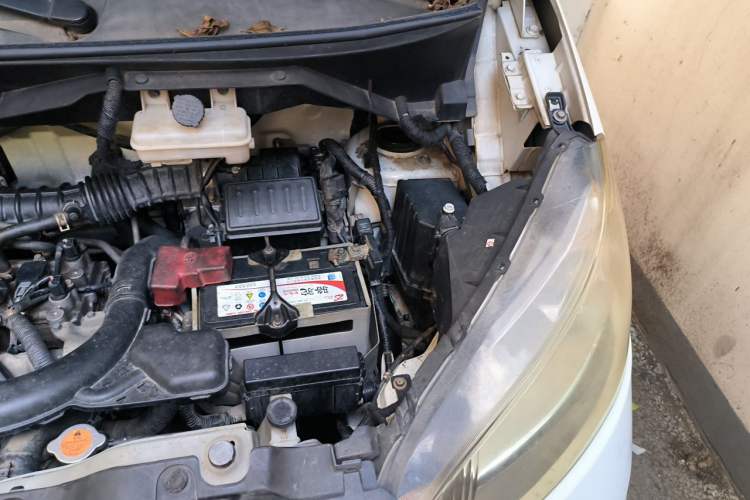 Used Nissan NV200 2014 1.6L CVT Luxury Model China IV Standard Engine Bay Left
