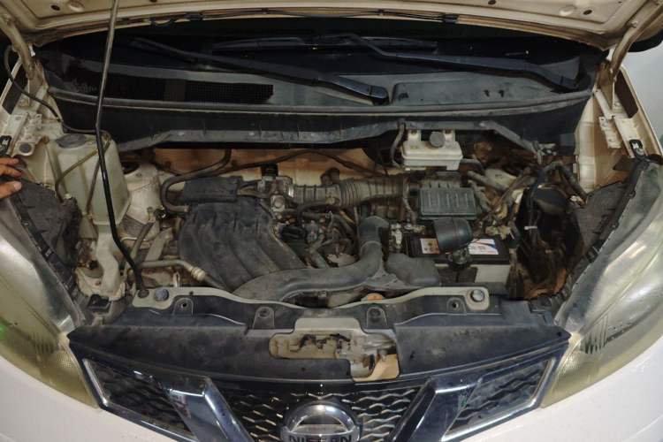 Used Nissan NV200 2014 1.6L Manual Luxury Model China IV Standard Engine Bay