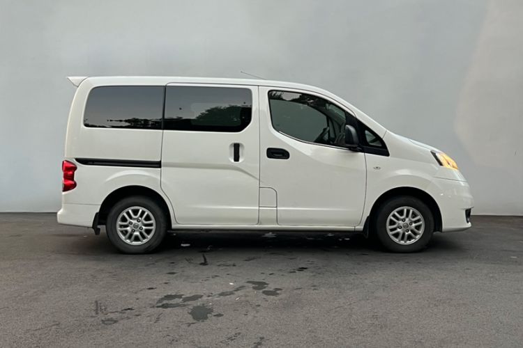 Used Nissan NV200 2014 1.6L CVT Luxury Model China IV Standard Exterior 3