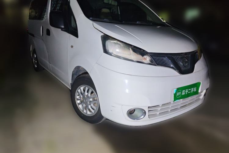 Used Nissan NV200 2014 1.6L Manual Luxury Model China IV Standard Front Right 45 Deg