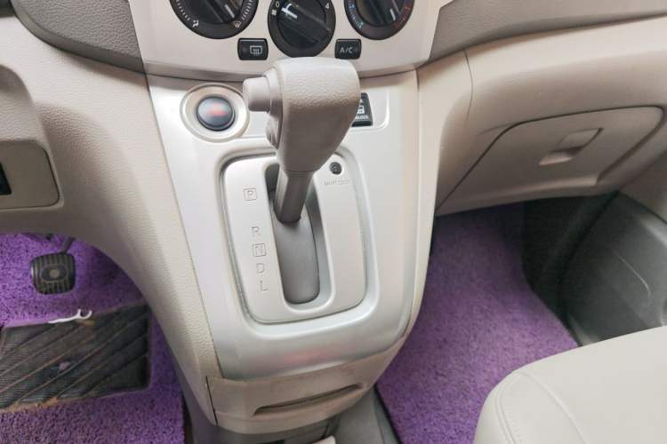 Used Nissan NV200 2014 1.6L CVT Zunya Model China IV Standard Gear Lever