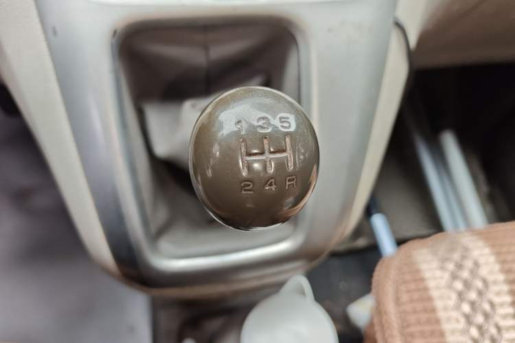 Used Nissan NV200 2014 1.6L Manual Luxury Model China V Standard Gear Lever