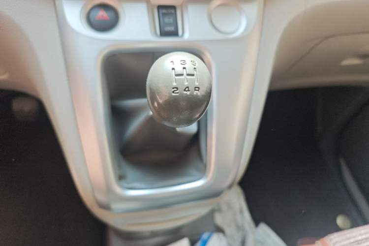 Used Nissan NV200 2014 1.6L Manual Luxury Model China V Standard Gear Lever