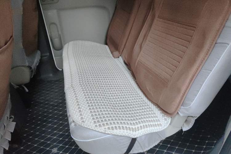 Used Nissan NV200 2014 1.6L CVT Luxury Model China IV Standard Left Rear Seat