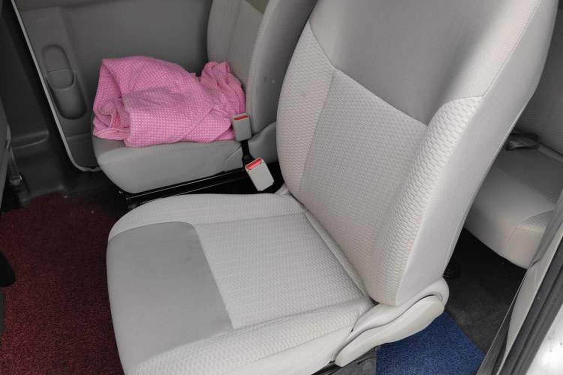 Used Nissan NV200 2014 1.6L CVT Luxury Model China IV Standard Left Rear Seat