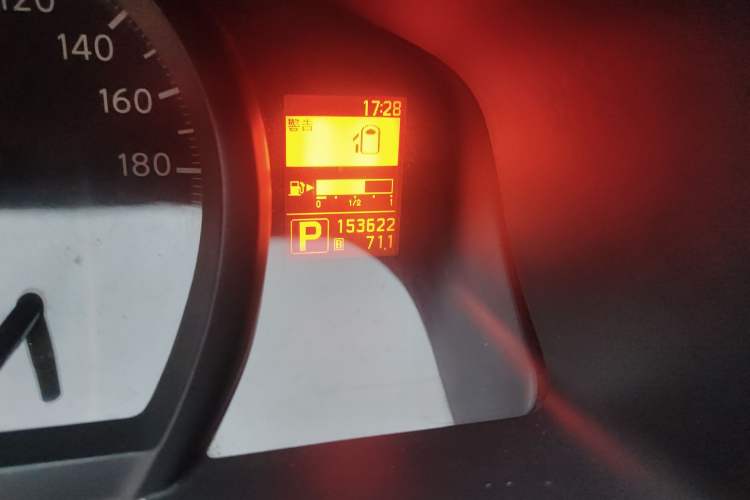 Used Nissan NV200 2014 1.6L CVT Luxury Model China IV Standard Odometer Close Up
