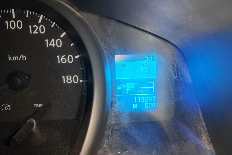 Used Nissan NV200 2014 1.6L Manual Luxury Model China IV Standard Odometer Close Up