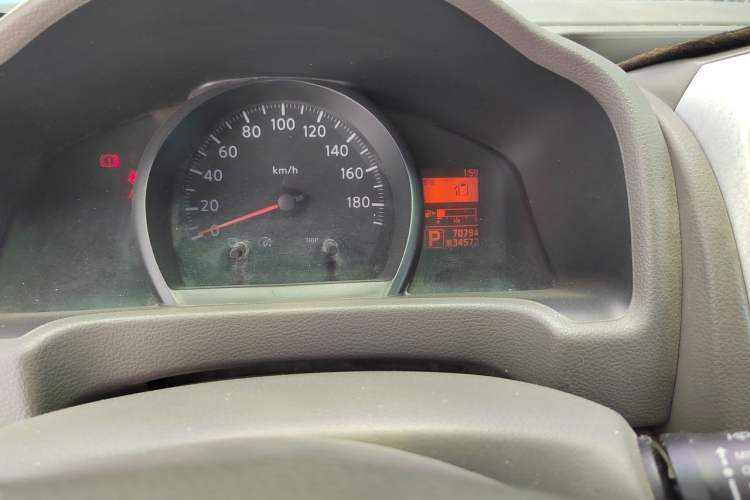 Used Nissan NV200 2014 1.6L CVT Luxury Model China IV Standard Odometer Close Up