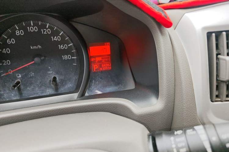 Used Nissan NV200 2014 1.6L CVT Zunya Model China IV Standard Odometer Close Up