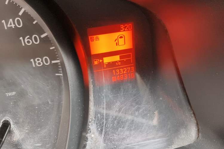 Used Nissan NV200 2014 1.6L Manual Luxury Model China IV Standard Odometer Close Up