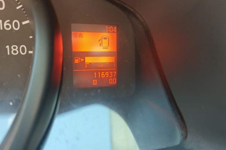 Used Nissan NV200 2014 1.6L Manual Luxury Model China V Standard Odometer Close Up
